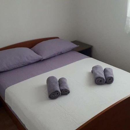 Apartment Hrgic Vir Eksteriør bilde