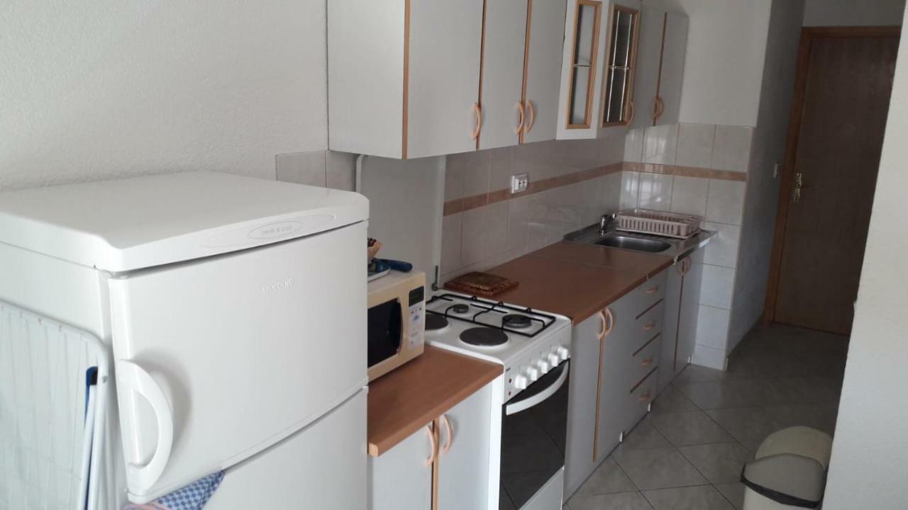 Apartment Hrgic Vir Eksteriør bilde