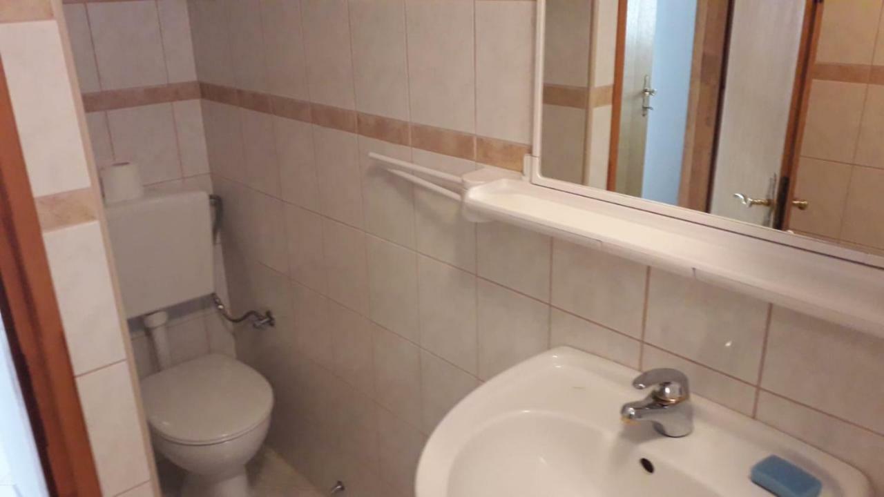 Apartment Hrgic Vir Eksteriør bilde