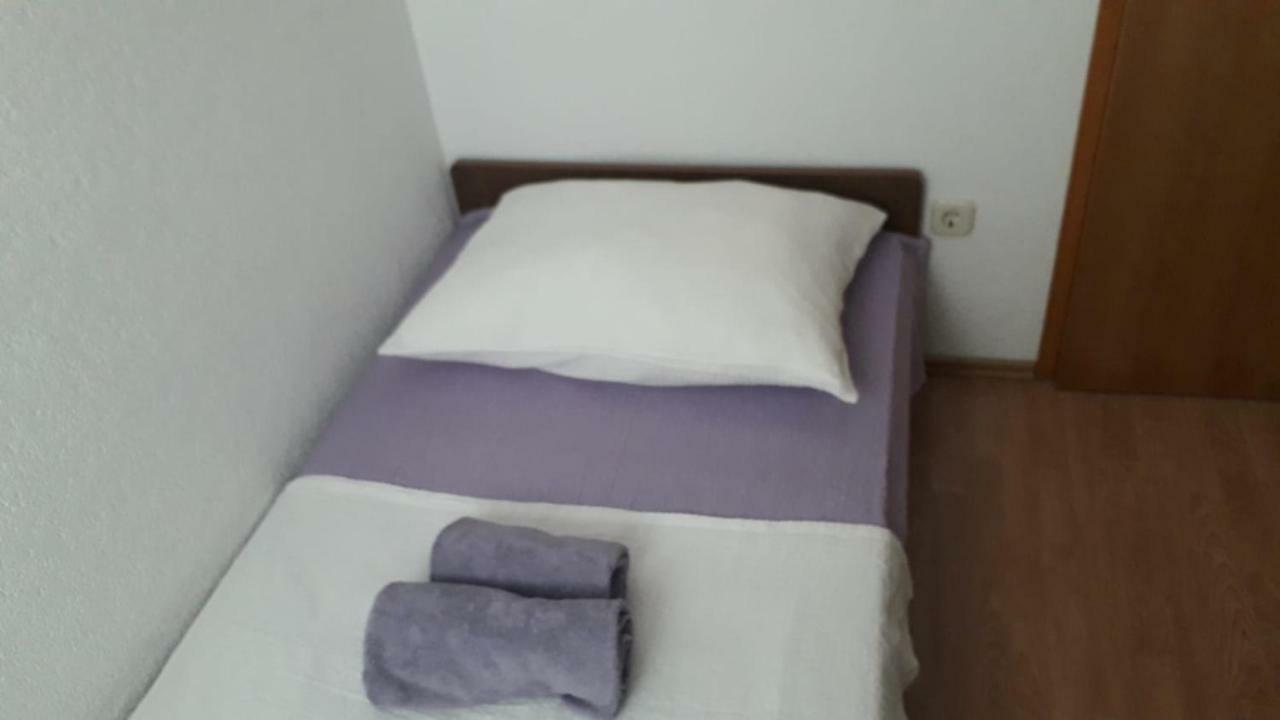 Apartment Hrgic Vir Eksteriør bilde